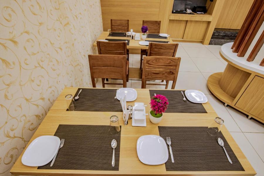 Hotel Nexus Rajkot Exterior foto